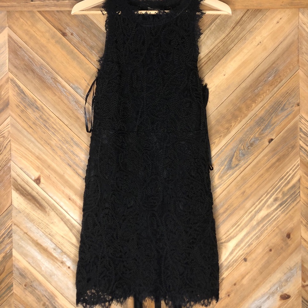 Sleeveless black dress